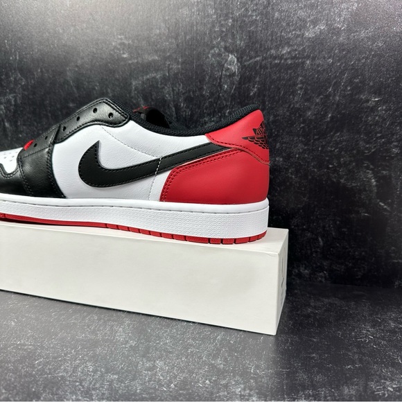 NIKE AIR JORDAN 1 RETRO LOW OG BLACK TOE MENS SHOES SIZE 10.5 LEATHER WHITE RED - Picture 11 of 11